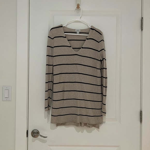 Long sleeve long length sweater - Picture 1 of 3
